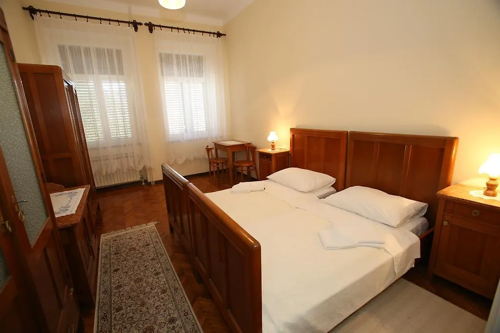 Guest house Apartment & Rooms Three Angels Baska