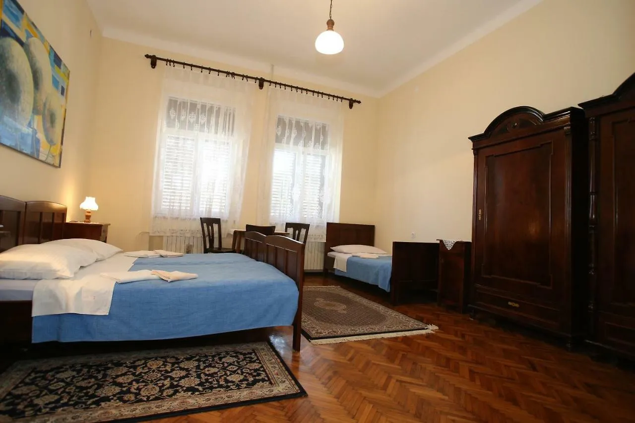 Apartment & Rooms Three Angels Baska